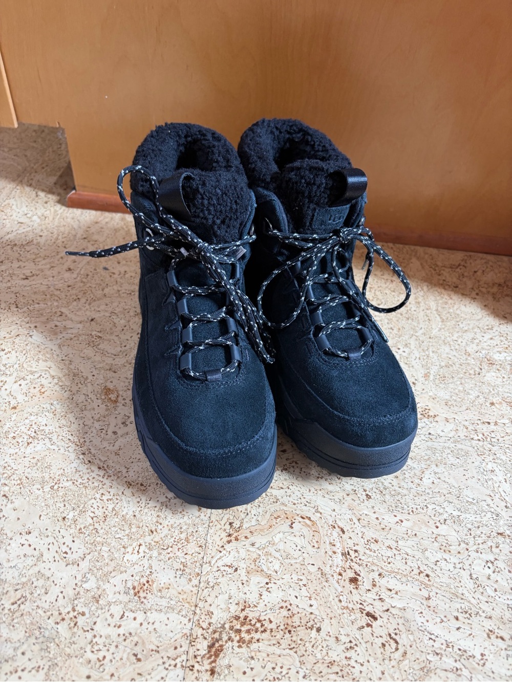 UGG TerreTrail Cozy Lace Boot Sz 8.5 NWT